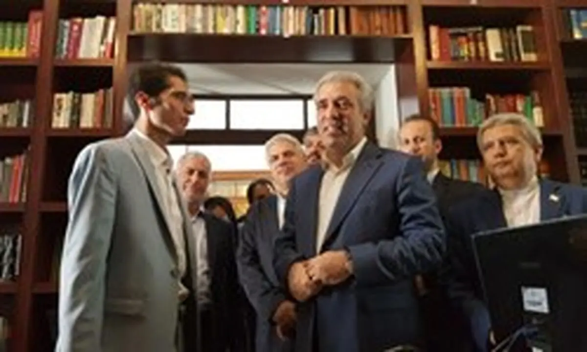  رئیس سازمان میراث فرهنگی از کافه کتاب دارالخلافه بازدید کرد