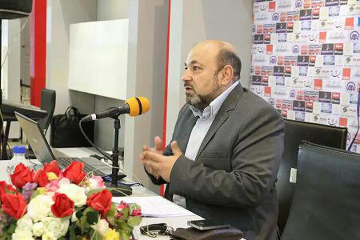 اظهار نظر  متفاوت یک خبرنگار خارجی درباره نمایشگاه مطبوعات
