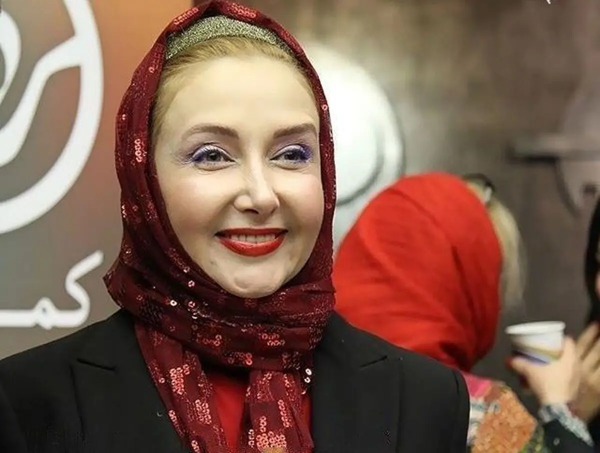 ژست صمیمانه خانم بازیگر درکنار بدنساز معروف! /عکس