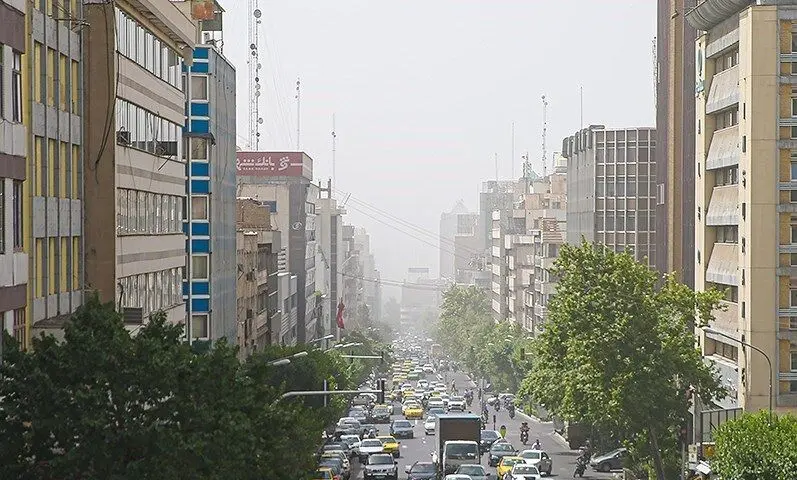 وضعیت هوای تهران ۱۴۰۳/۰۴/۳۱؛ آلودگی هوا در ۷ نقطه شهر تهران
