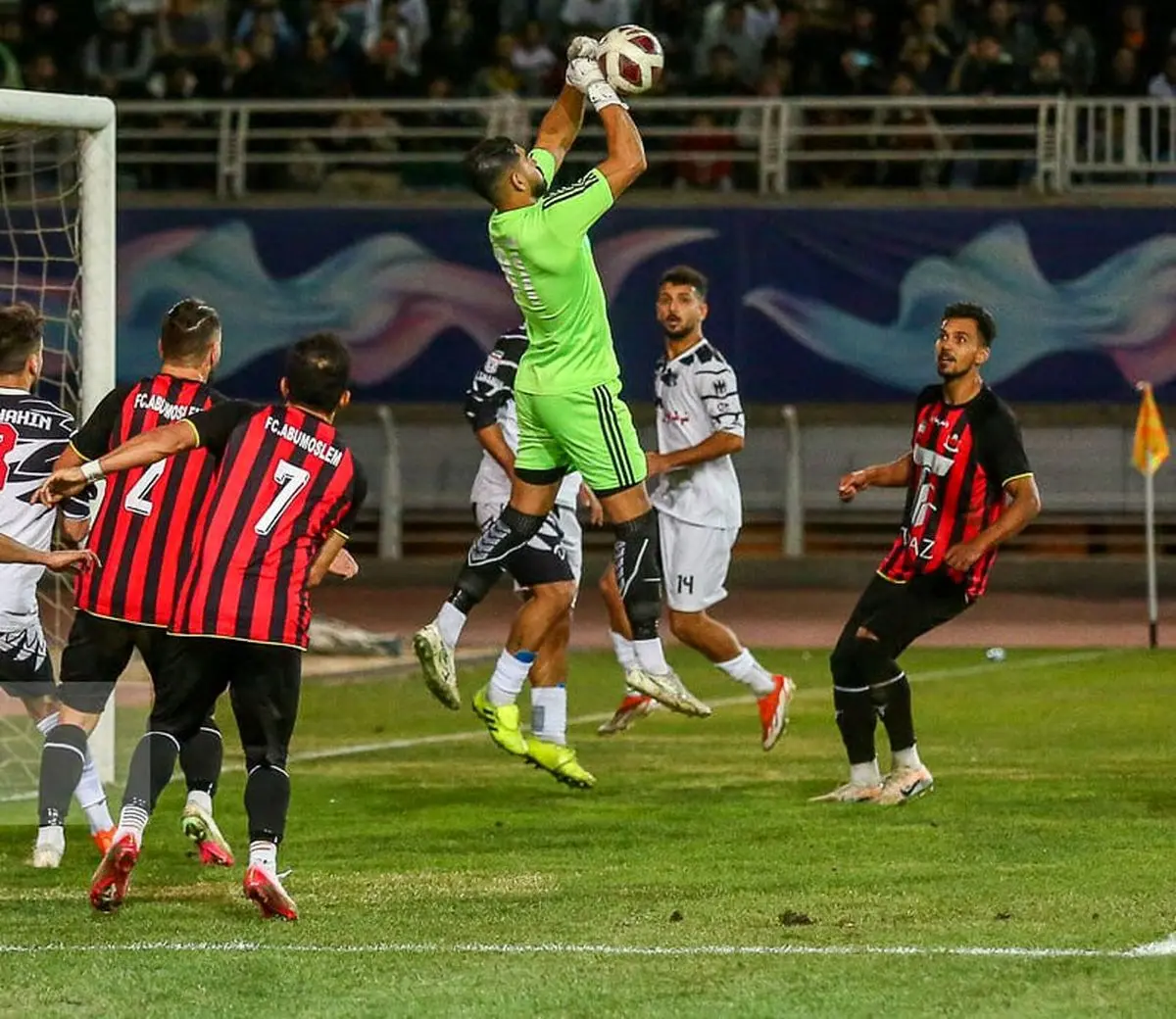 وضعیت وحشتناک چمن ورزشگاه امام رضا