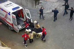 ۱۲ کشته و مجروح در آتش‌سوزی کارخانه‌ای در استانبول