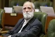 شهردار تهران خود را زیر سوال برده است