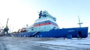 
روسیه کشتی یخ شکن اتمی به آب انداخت
