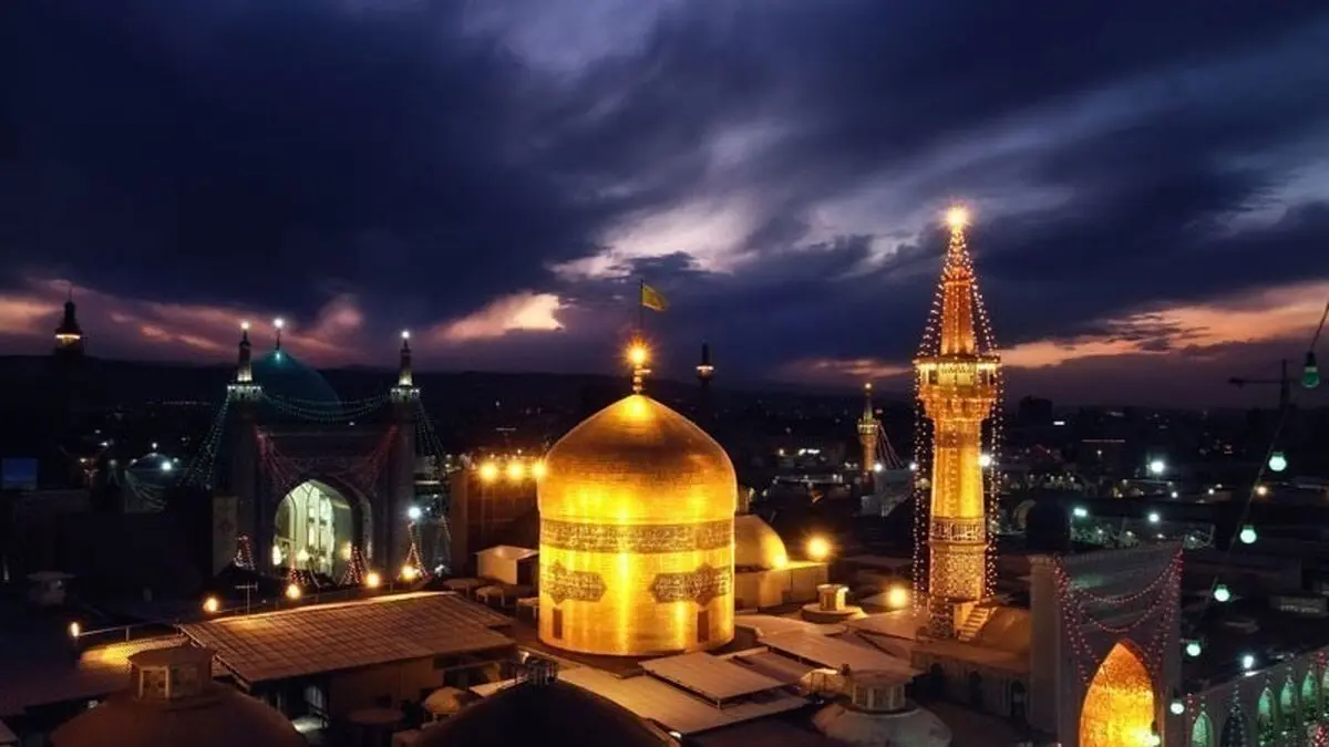 تصویری ناب از اولین باران پاییزی در حرم مطهر رضوی/ عکس