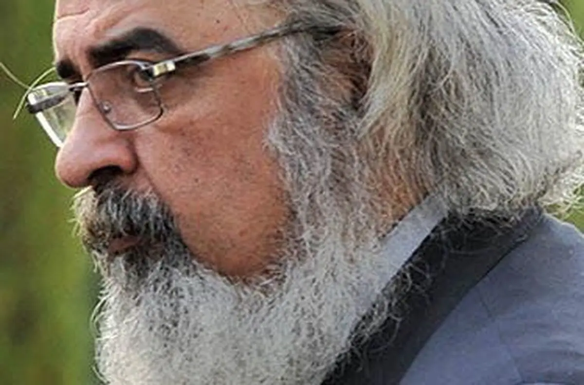 آقای نویسنده در گذشت