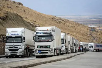 توقف 100 کامیون‌ تاجیک پشت مرزهای ترکمنستان