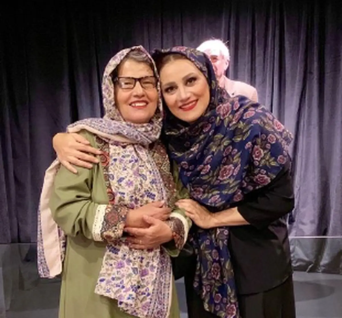 شباهت جالب «شبنم مقدمی» و مادرش/ عکس