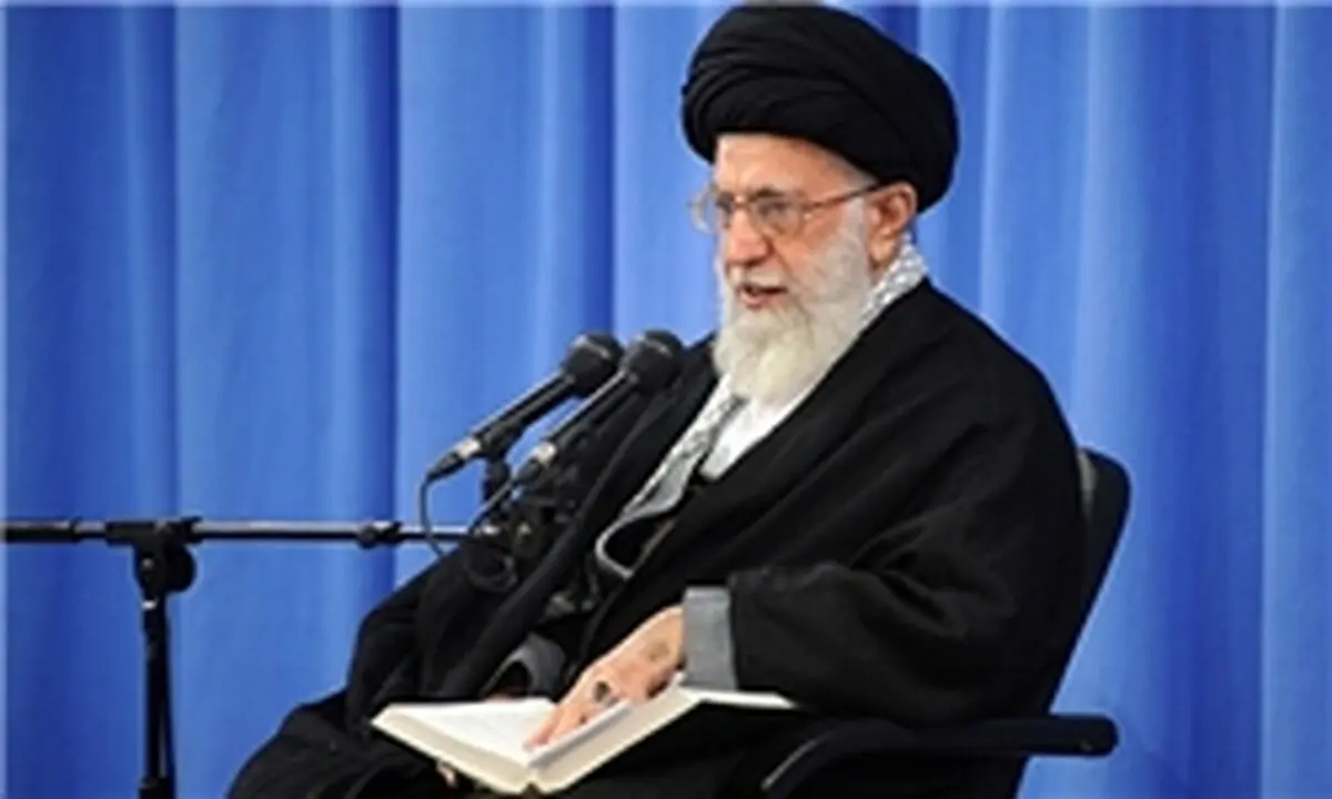 روایتی از عمامه‌گذاری یک طلبه به دست رهبر انقلاب