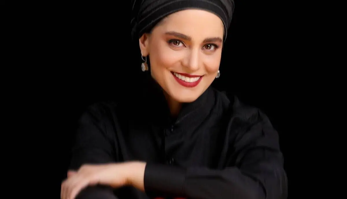 غزل شاکری با لباس خونگی
