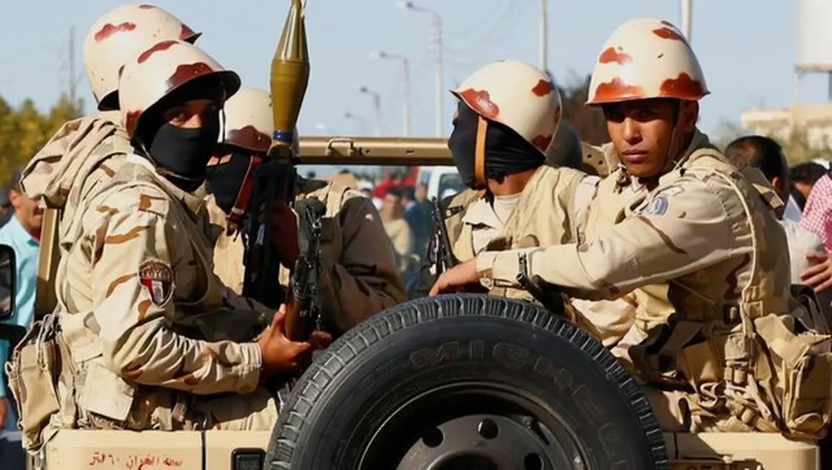 رئیس جمهوری مصر به نیروهای مسلح کشورش دستور "آمادگی نبرد" داد
