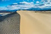 بیابانی احاطه شده در کوه‌های برفی/ گزارش تصویری