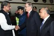نخست وزیر پاکستان راهی انگلیس شد