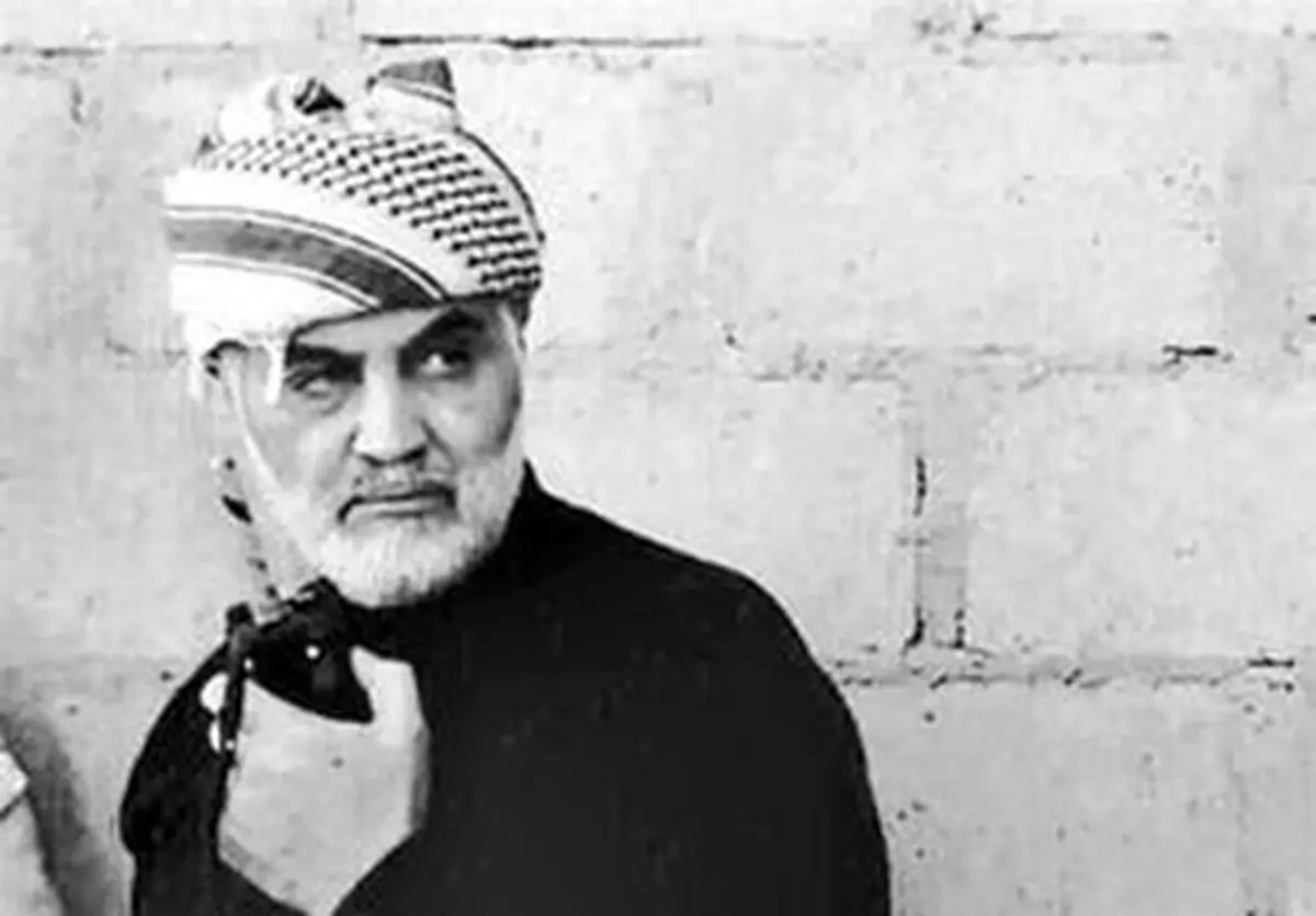 تصویری منتشر نشده از آخرین حضور سردار سلیمانی در حرم امیرالمومنین(ع)