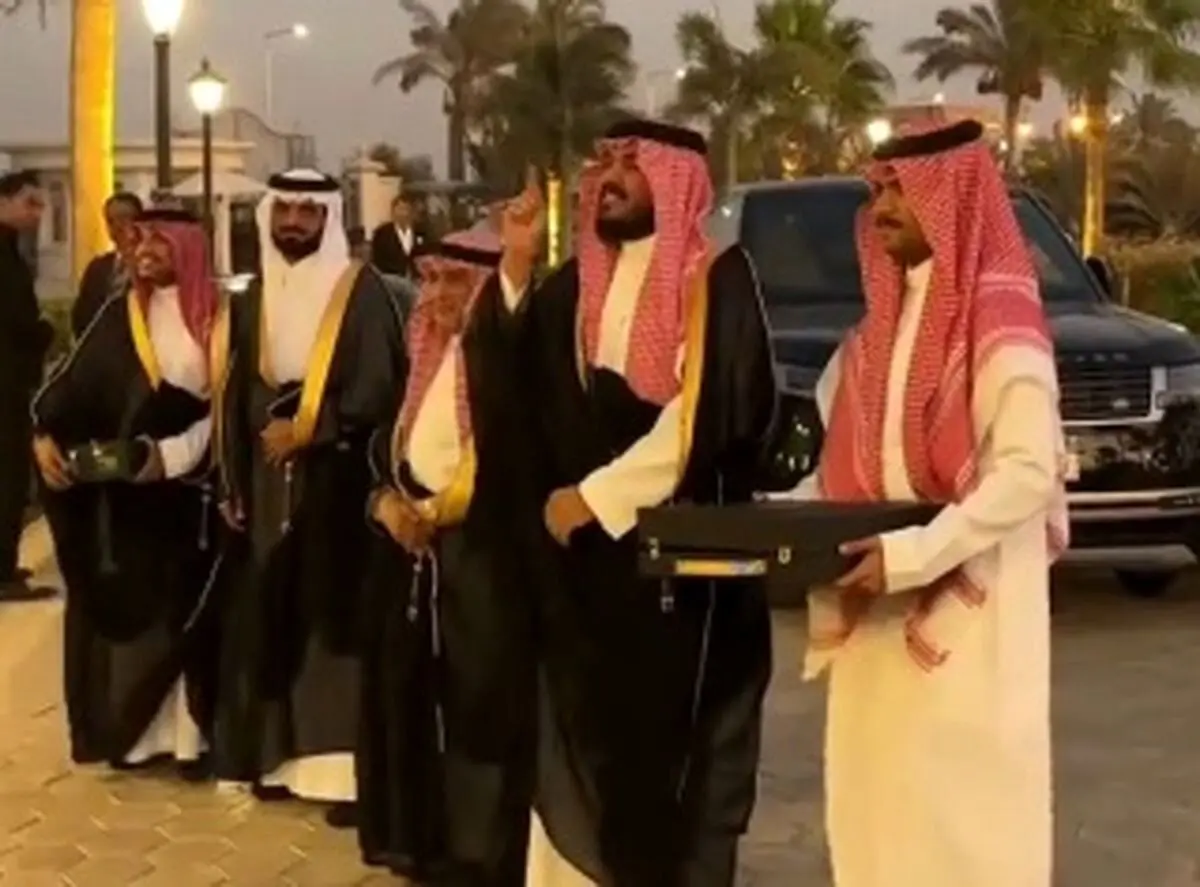 هدیه ویژه تاجر عربستانی به مناسبت عروسی دوستش/فیلم