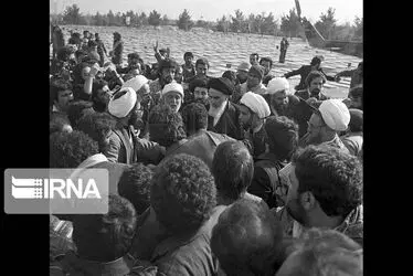 بازگشت امام خمینی به ایران