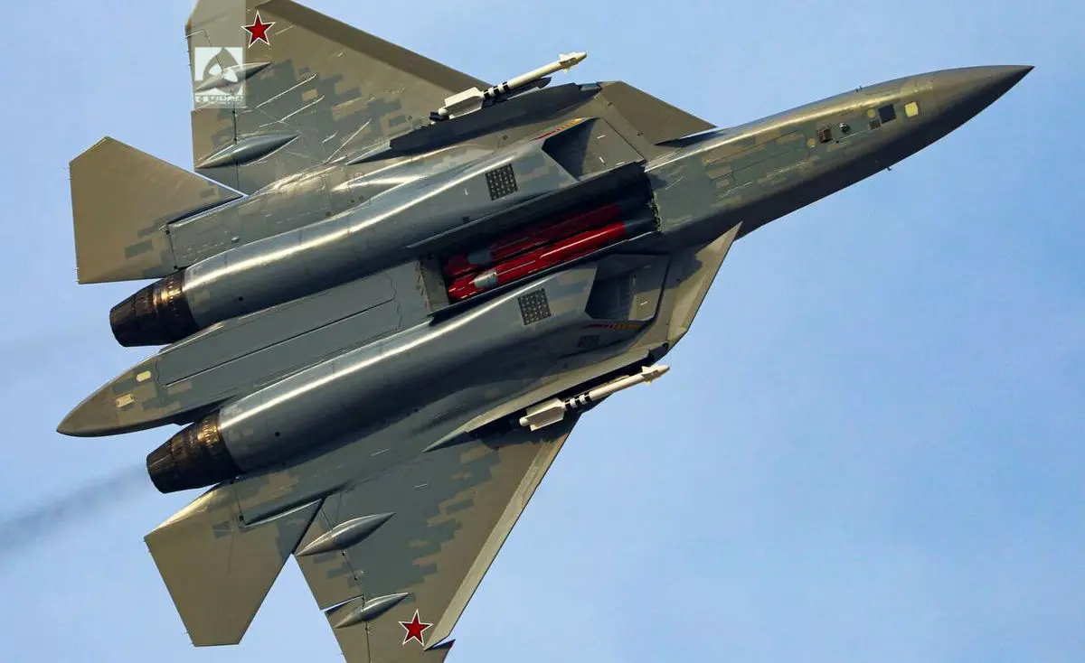 پرواز قاتل F-۲۲ در آسمان آمریکا را غافلگیر کرد+ فیلم