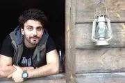 بازیگر چشم روشن سریال مانکن در قاب پنجره / عکس