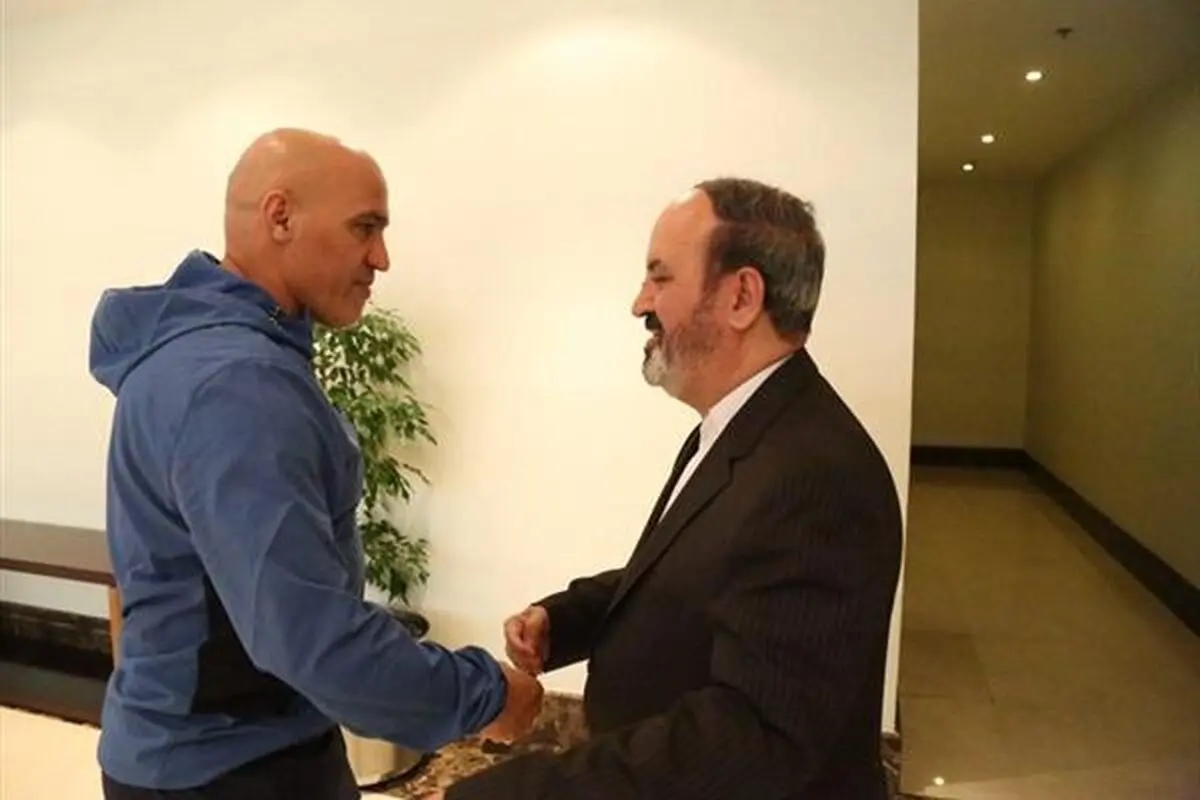زمانی: منصوریان با بی‌احترامی‌هایش کوچکتر از این خواهد شد