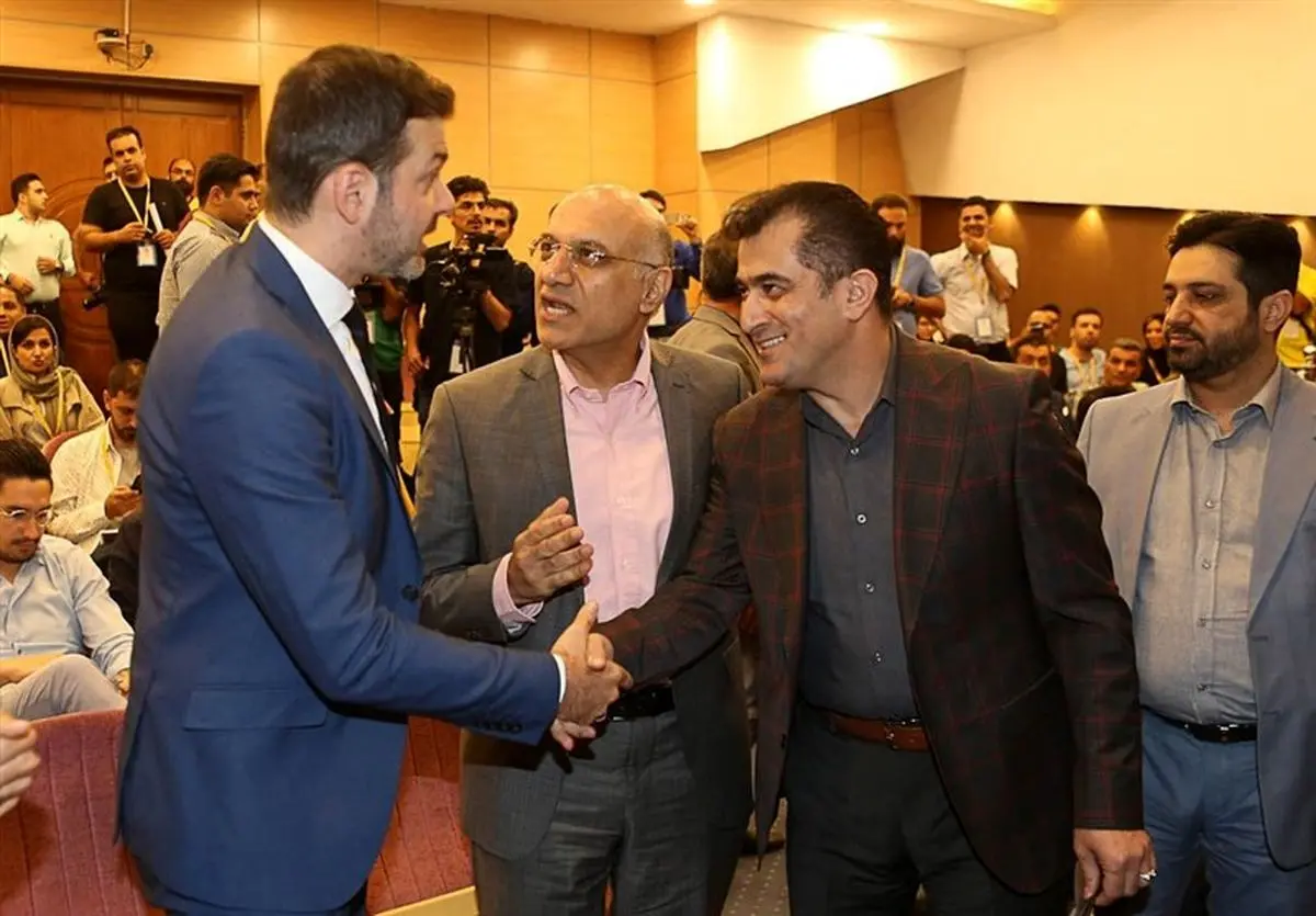 سرپرست استقلال به تمرین آبی پوشان رفت