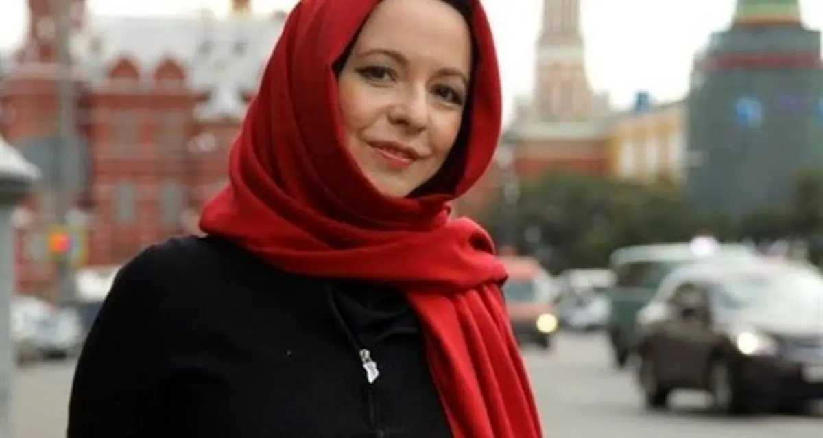 توصیه زن محجبه روسی به ایرانیها/حزب الله آوانگارد حفاظتی ایران است