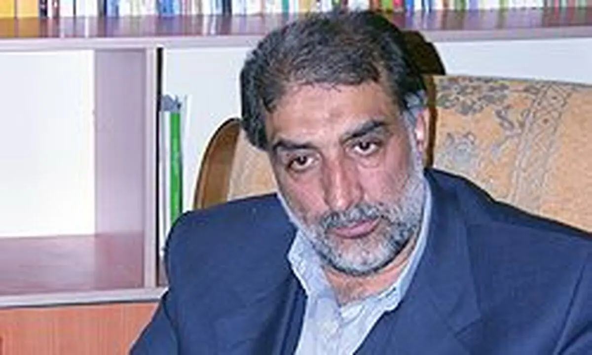 هیچ دستگاهی نباید منشی زن داشته باشد