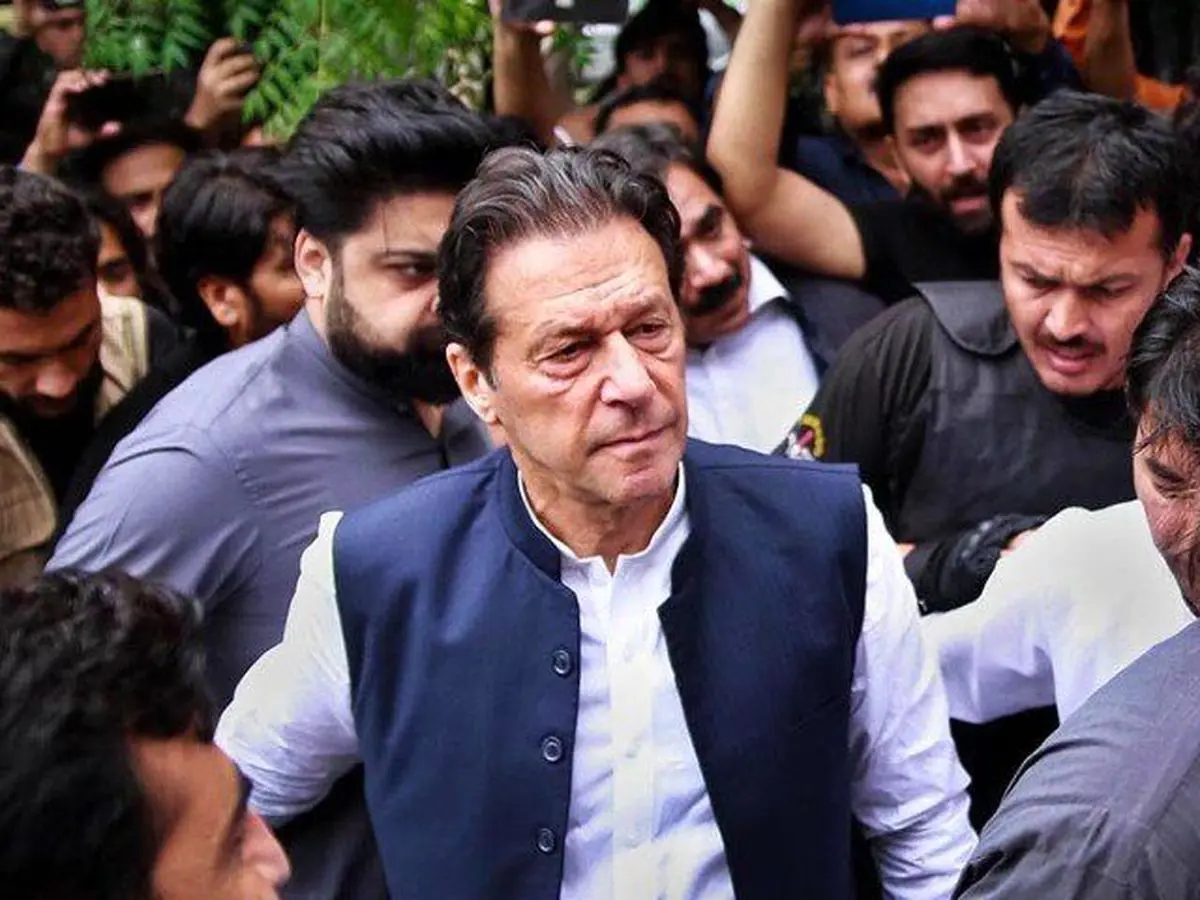 ورود نیروهای پلیس پاکستان به اقامتگاه عمران خان