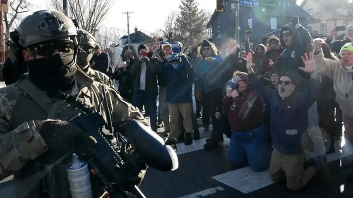 ترامپ معترضان را «آشوبگر» خواند