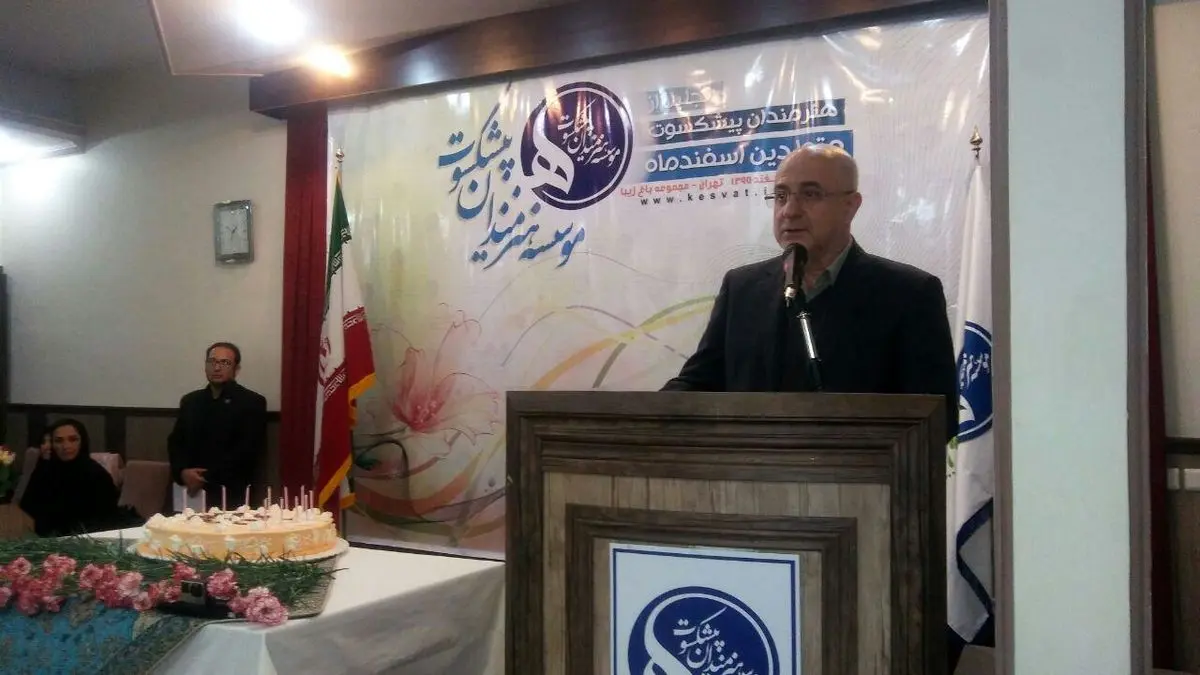 رضا بابک از کمکاری و جای خالی هنرمندان پیشکسوت گلایه کرد