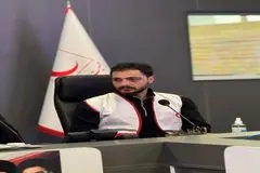 بازیگر سریال «شغال» در کنار امدادگران هلال احمر+ عکس