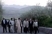 تصویری از پیاده روی سردار استوار با رهبر انقلاب