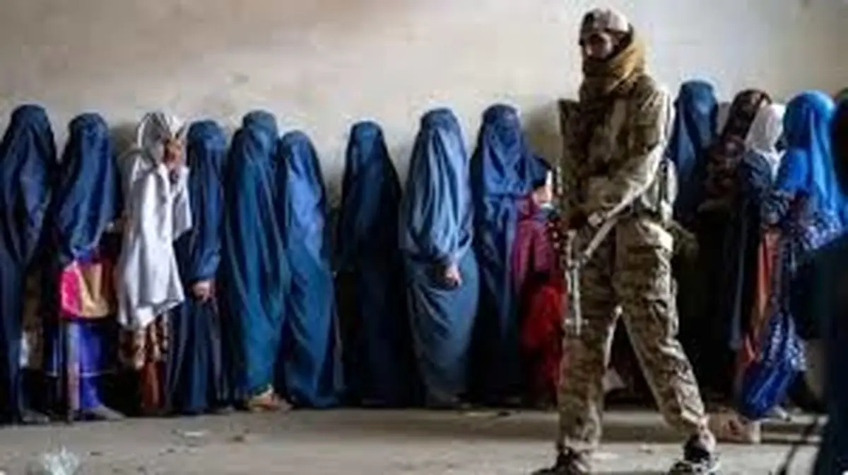 آتش زدن بیش از دو هزار کیلو موی زنان به دستور رهبر طالبان/فیلم