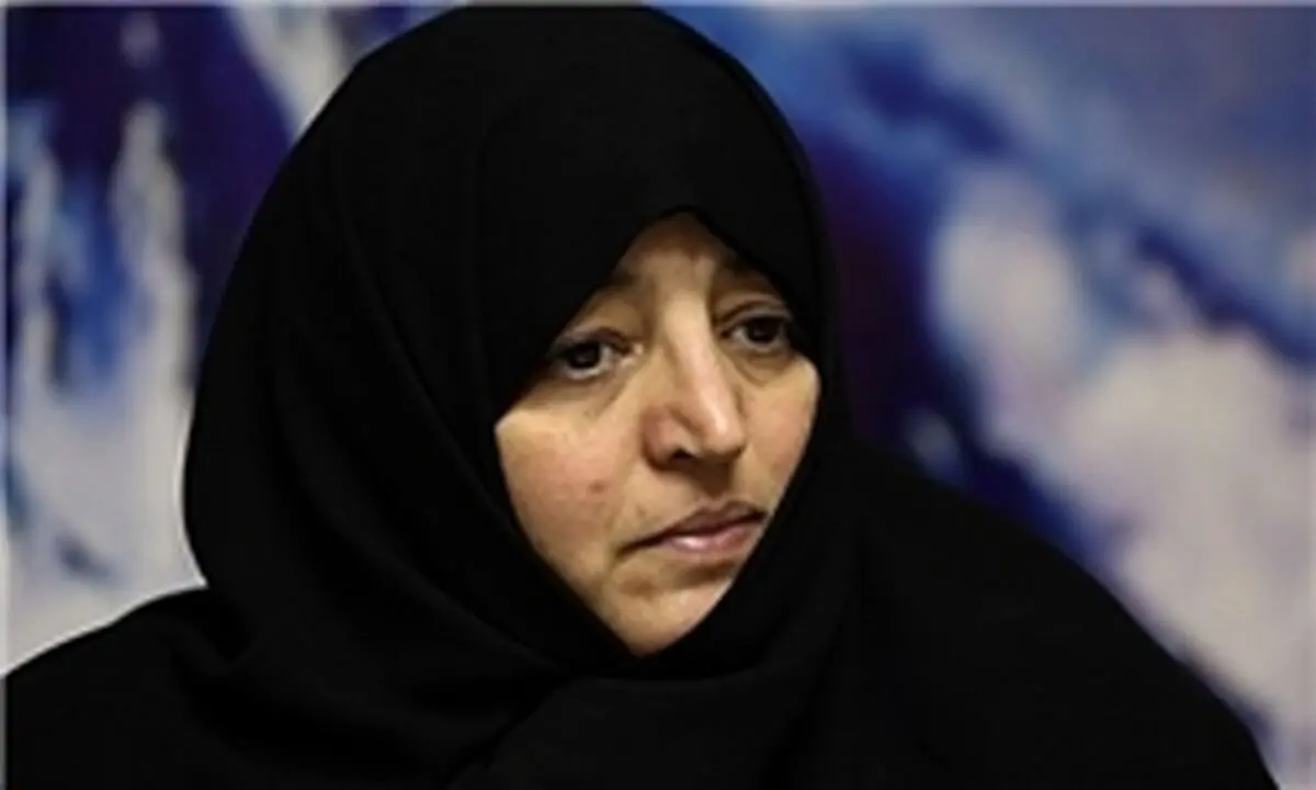 رئیس‌جمهور اجازه رسیدگی به تخلفات اطرافیانش را بدهد