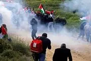 شلیک بمب اشک‌آور بر سر فلسطینیان با استفاده از پهپاد+ عکس