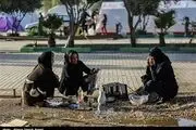  هنرمندی که دل زلزله‌زدگان را شاد کرد/ عکس