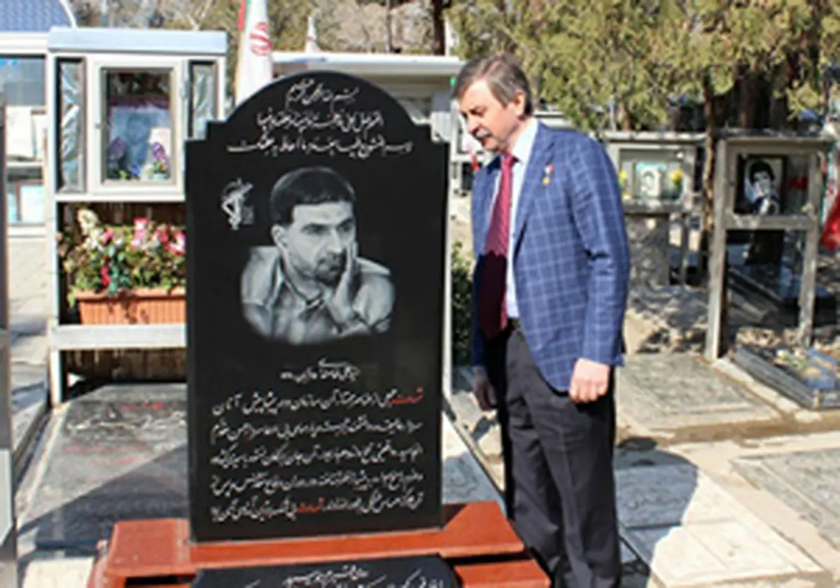 ادای احترام فضانورد روس به پدر موشکی ایران