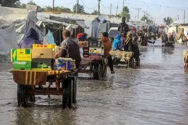 چادرهای خان یونس غرق در آب شد