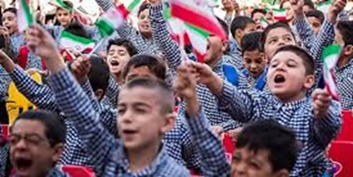 نواخته شدن زنگ «انقلاب» در مدارس کشور
