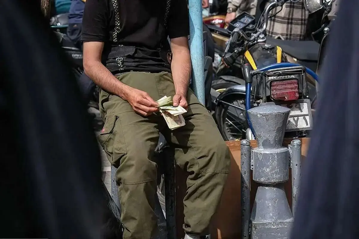 شرط اضافه شدن جمعه‌ به روز کاری