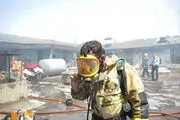 مهار آتش‌سوزی بزرگ انبار لوازم یدکی