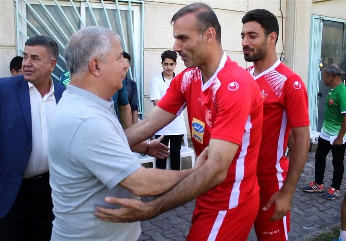علی پروین به شایعات درباره حضورش در پرسپولیس جواب داد
