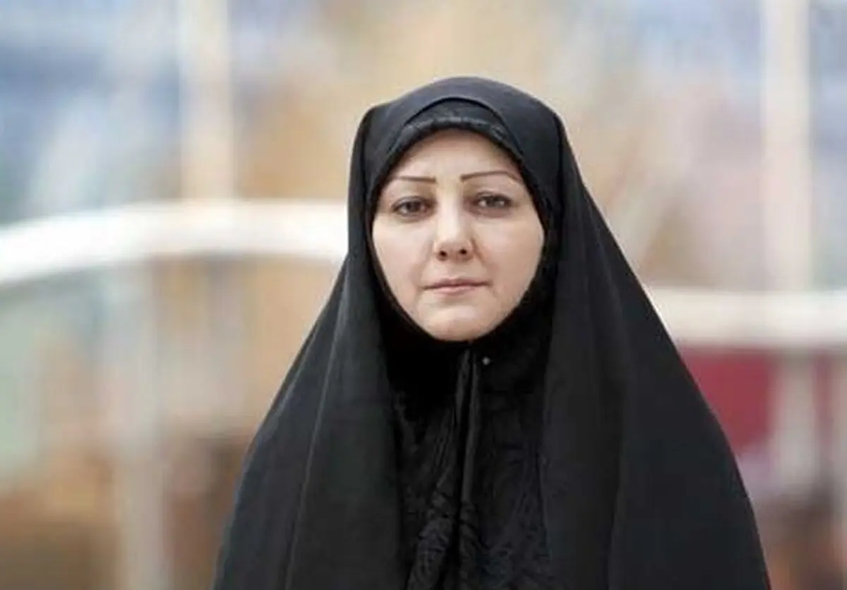 خانم مجری: با این چادر نمی‌شود برای مردم فیلم بازی کرد 