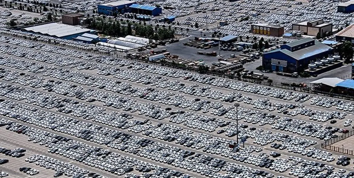  امتناع خودروسازان از عرضه خودرو به بازار تخلف است 