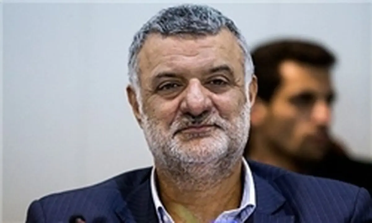 حجتی: همه باید کمک کنیم که نرخ مرغ افزایش یابد
