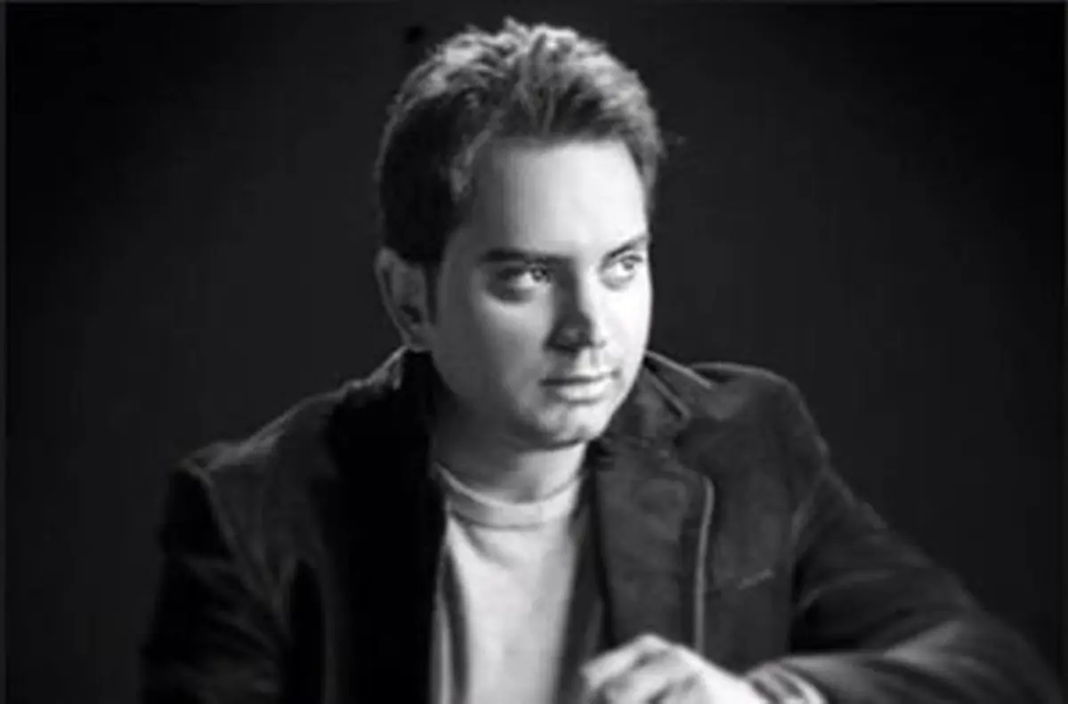 خواننده جوان پاپ زیر تیغ جراحی/ عکس
