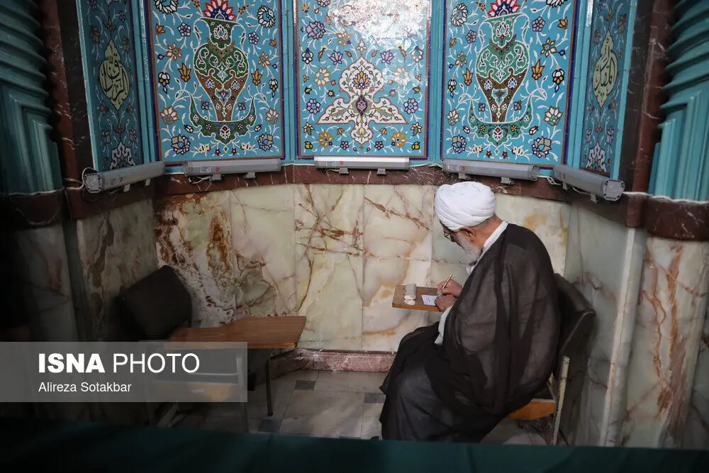 حضور شخصیت های سیاسی در مرحله دوم رای گیری چهاردهمین دوره انتخابات ریاست جمهوری/گزارش تصویری