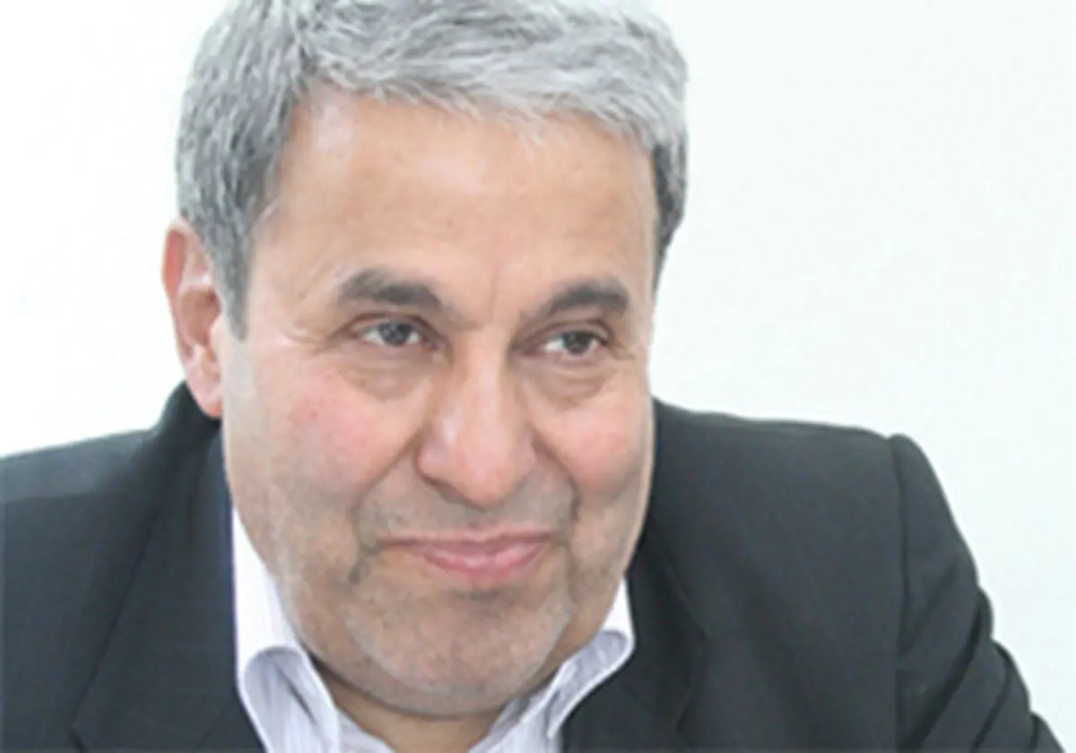 نامزد دیگری در کنار روحانی در نظر می گیریم