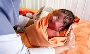 نوزادی که در دستشویی متولد شد و سرما جانش را گرفت!