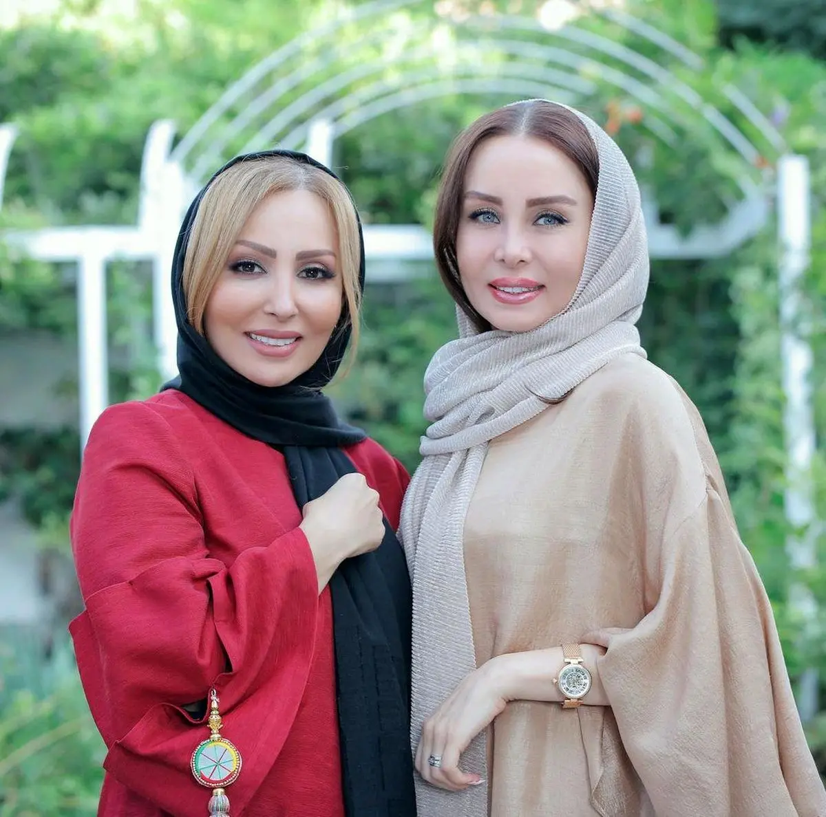 عکس هایی جالب از رفاقت قدیمی پرستو صالحی و حدیث فولادوند