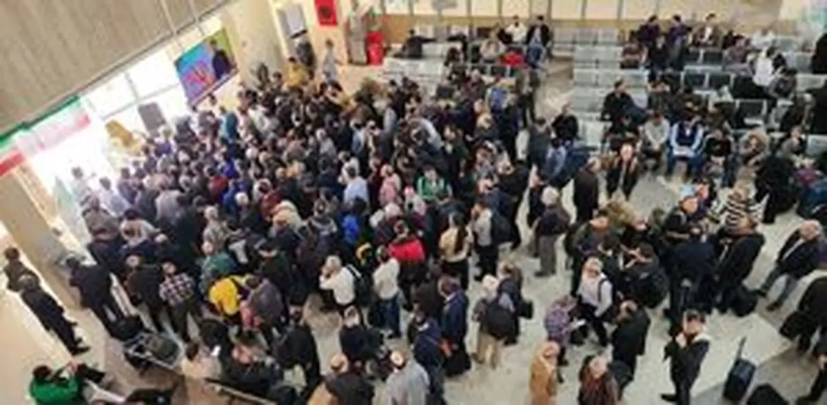 صف خرید بلیط، برای حضور در جزیره خارک+ فیلم